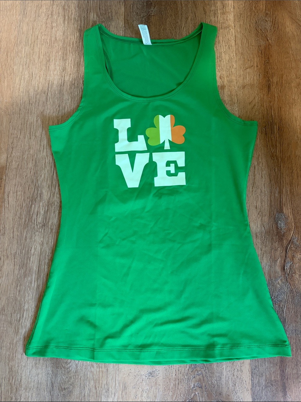 Green Shamrock LOVE Ireland Graphic Tank Top Women’s medium St. Paddy’s day tee